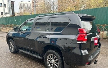 Toyota Land Cruiser Prado 150 рестайлинг 2, 2021 год, 6 600 000 рублей, 6 фотография