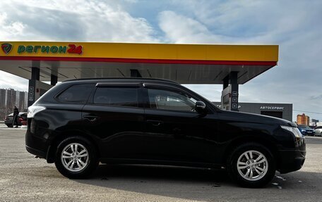 Mitsubishi Outlander III рестайлинг 3, 2013 год, 1 392 000 рублей, 7 фотография