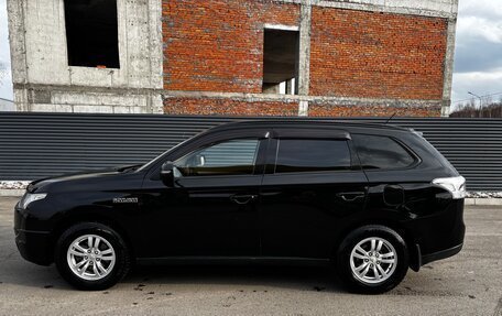 Mitsubishi Outlander III рестайлинг 3, 2013 год, 1 392 000 рублей, 4 фотография