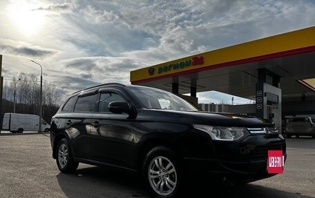 Mitsubishi Outlander III рестайлинг 3, 2013 год, 1 392 000 рублей, 8 фотография