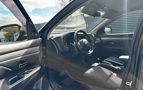 Mitsubishi Outlander III рестайлинг 3, 2013 год, 1 392 000 рублей, 16 фотография