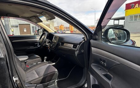 Mitsubishi Outlander III рестайлинг 3, 2013 год, 1 392 000 рублей, 17 фотография