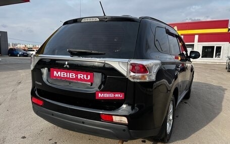 Mitsubishi Outlander III рестайлинг 3, 2013 год, 1 392 000 рублей, 13 фотография