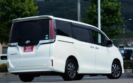 Toyota Esquire I, 2021 год, 2 000 000 рублей, 2 фотография