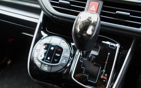 Toyota Esquire I, 2021 год, 2 000 000 рублей, 7 фотография