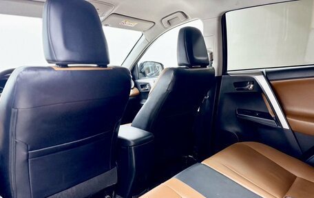 Toyota RAV4, 2018 год, 2 956 000 рублей, 12 фотография