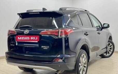 Toyota RAV4, 2018 год, 2 956 000 рублей, 6 фотография