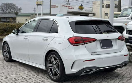 Mercedes-Benz A-Класс, 2022 год, 1 600 000 рублей, 4 фотография