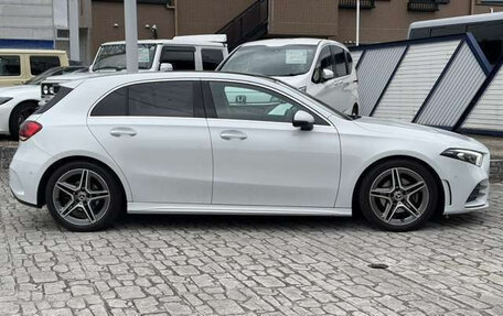 Mercedes-Benz A-Класс, 2022 год, 1 600 000 рублей, 7 фотография