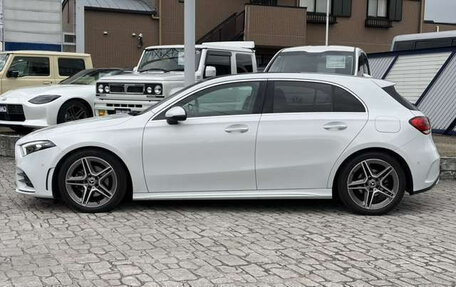 Mercedes-Benz A-Класс, 2022 год, 1 600 000 рублей, 8 фотография