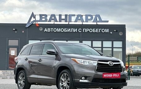 Toyota Highlander III, 2014 год, 2 800 000 рублей, 7 фотография