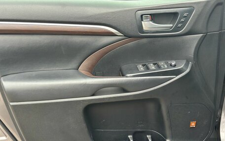 Toyota Highlander III, 2014 год, 2 800 000 рублей, 12 фотография