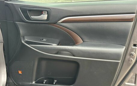 Toyota Highlander III, 2014 год, 2 800 000 рублей, 21 фотография