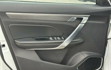 Geely Atlas, 2024 год, 1 890 000 рублей, 12 фотография