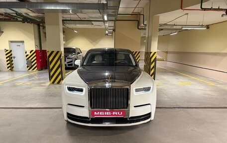 Rolls-Royce Phantom VIII, 2017 год, 42 000 000 рублей, 25 фотография