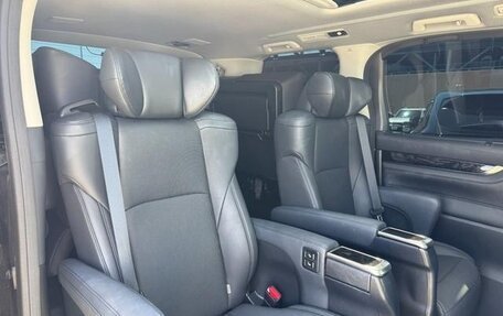 Toyota Alphard III, 2022 год, 6 400 000 рублей, 16 фотография