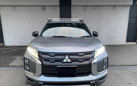 Mitsubishi RVR III рестайлинг, 2023 год, 1 560 000 рублей, 4 фотография