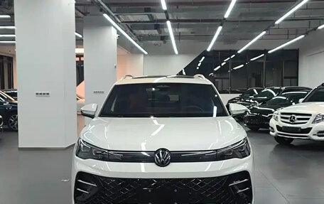 Volkswagen Tiguan, 2025 год, 4 354 001 рублей, 2 фотография