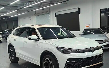 Volkswagen Tiguan, 2025 год, 4 354 001 рублей, 3 фотография