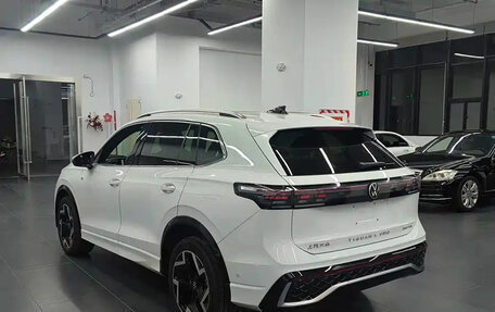 Volkswagen Tiguan, 2025 год, 4 354 001 рублей, 6 фотография