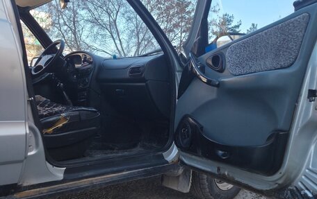 Chevrolet Niva I рестайлинг, 2004 год, 280 000 рублей, 6 фотография