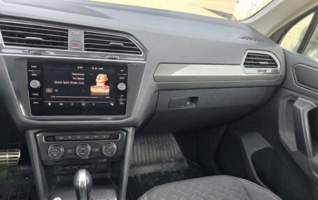 Volkswagen Tiguan II, 2018 год, 3 050 000 рублей, 9 фотография