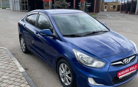 Hyundai Solaris II рестайлинг, 2011 год, 565 000 рублей, 8 фотография