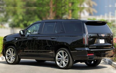Cadillac Escalade V, 2025 год, 23 990 000 рублей, 3 фотография