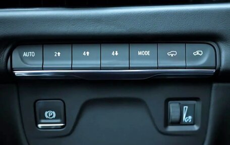 Cadillac Escalade V, 2025 год, 23 990 000 рублей, 14 фотография