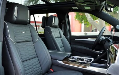 Cadillac Escalade V, 2025 год, 23 990 000 рублей, 9 фотография