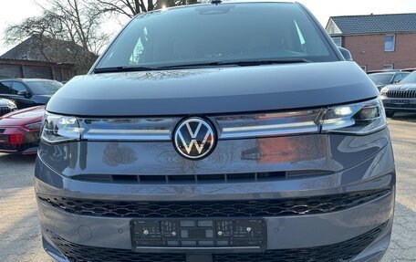 Volkswagen Multivan, 2025 год, 9 490 000 рублей, 2 фотография