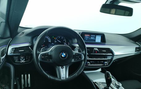 BMW 5 серия, 2019 год, 3 360 000 рублей, 14 фотография