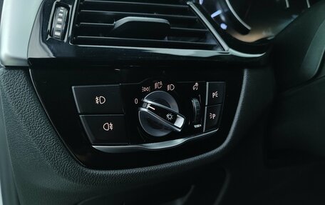 BMW 5 серия, 2019 год, 3 360 000 рублей, 32 фотография