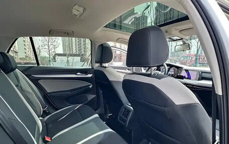 Volkswagen Golf VIII, 2023 год, 1 520 005 рублей, 21 фотография