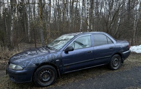 Mitsubishi Carisma I, 2001 год, 144 000 рублей, 1 фотография