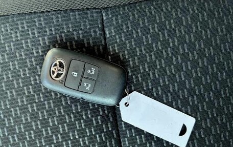 Toyota Roomy I, 2023 год, 910 000 рублей, 10 фотография