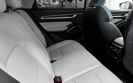 Geely Emgrand, 2023 год, 1 769 900 рублей, 19 фотография