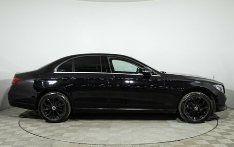 Mercedes-Benz E-Класс, 2020 год, 2 700 000 рублей, 4 фотография