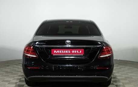 Mercedes-Benz E-Класс, 2020 год, 2 700 000 рублей, 6 фотография