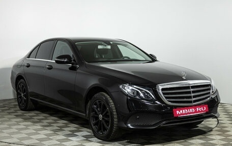 Mercedes-Benz E-Класс, 2020 год, 2 700 000 рублей, 3 фотография