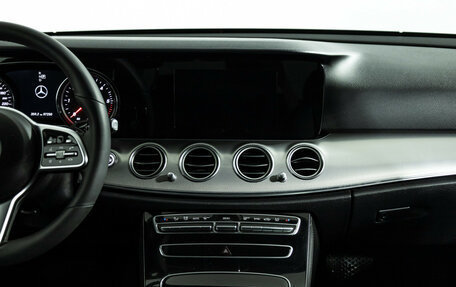 Mercedes-Benz E-Класс, 2020 год, 2 700 000 рублей, 14 фотография