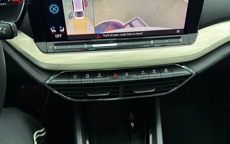 Skoda Octavia IV, 2022 год, 1 900 000 рублей, 12 фотография