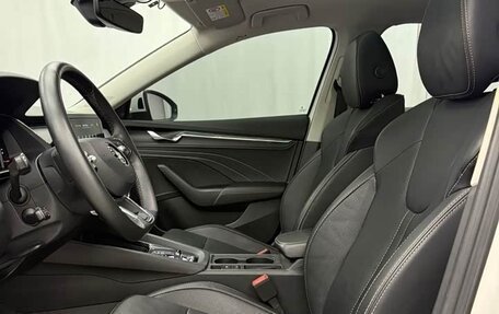 Skoda Octavia IV, 2022 год, 1 900 000 рублей, 10 фотография