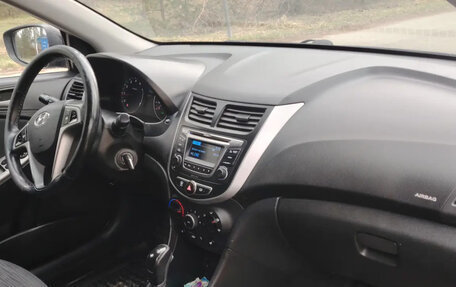 Hyundai Solaris II рестайлинг, 2016 год, 820 000 рублей, 5 фотография