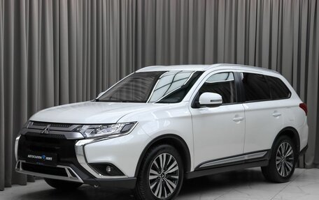 Mitsubishi Outlander III рестайлинг 3, 2020 год, 2 490 000 рублей, 1 фотография
