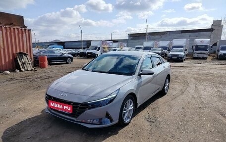 Hyundai Elantra, 2021 год, 2 100 000 рублей, 1 фотография