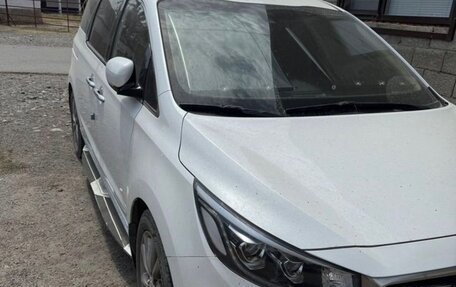 KIA Carnival III, 2019 год, 1 750 000 рублей, 2 фотография