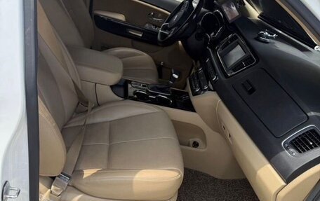 KIA Carnival III, 2019 год, 1 750 000 рублей, 3 фотография