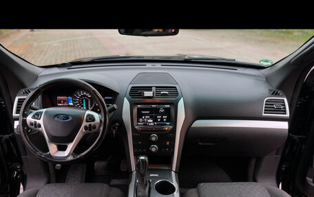 Ford Explorer VI, 2013 год, 1 250 000 рублей, 6 фотография