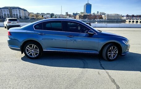 Volkswagen Passat B8 рестайлинг, 2017 год, 1 900 000 рублей, 2 фотография